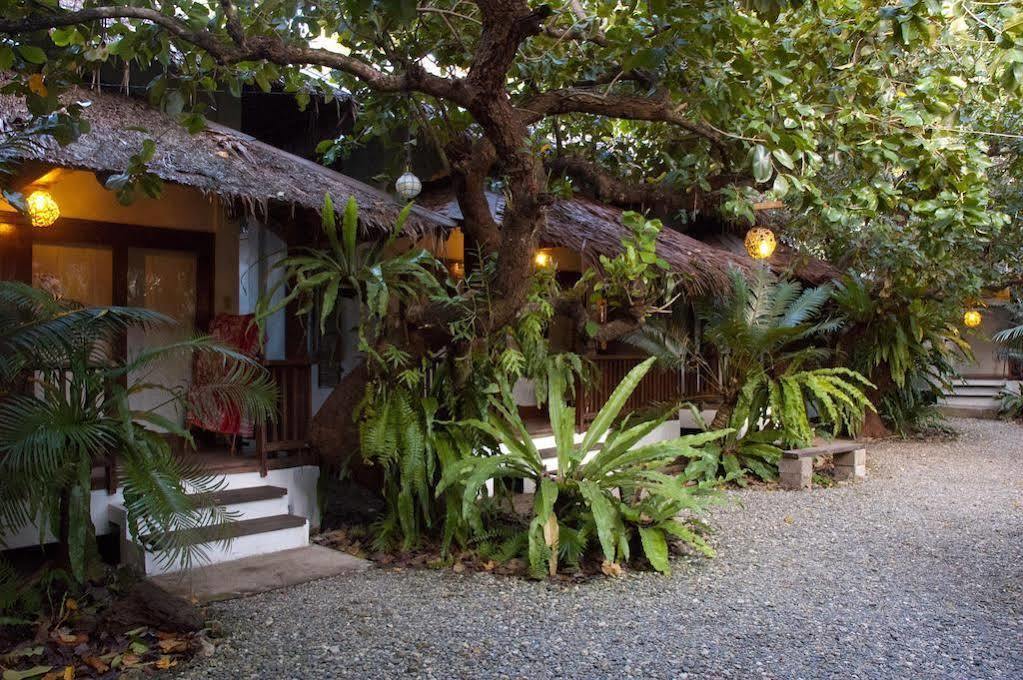 Blue Bayou Bungalows Balabag  Luaran gambar